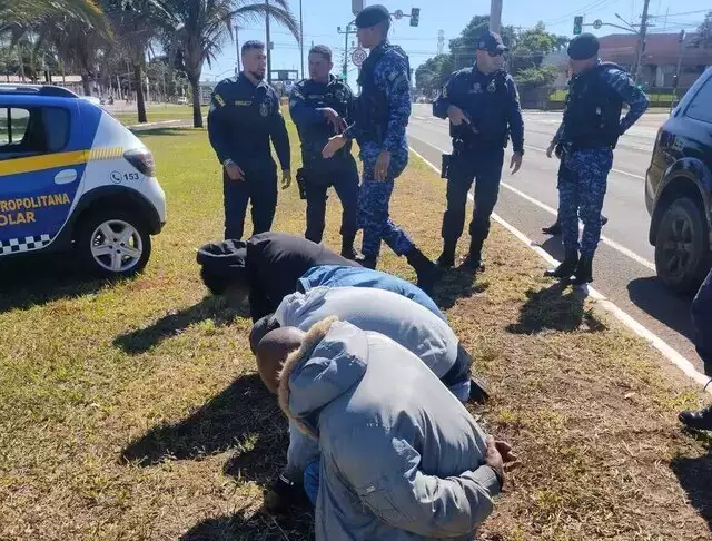 Quatro homens foram presos pela Guarda e levados para a Depac. (Foto: Divulgação/GCM) 