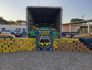 Amambai : PMR apreende 10 toneladas de maconha em caminhão na MS-156 