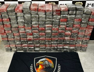 Dourados : Polícia Civil apreende drogas escondidas em carga de produtos de limpeza 