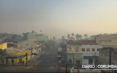Corumbá: Segunda-feira começa com densa fumaça encobrindo