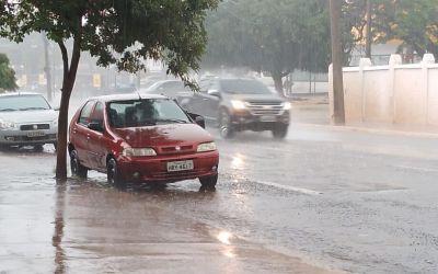 Frente fria chega e pode causar chuvas fortes durante a semana em MS 