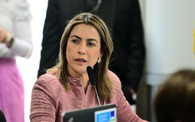 Senadora Soraya Thronicke lidera iniciativas para reforçar a segurança das mulheres 